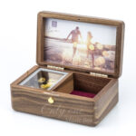 Walnut jewelry box (T-Engraving)