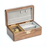 Walnut jewelry box 3 (T-Engraving)